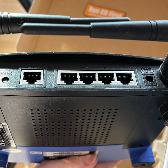 Linksys Wireless-G Broadband Router - Picture 7 of 14